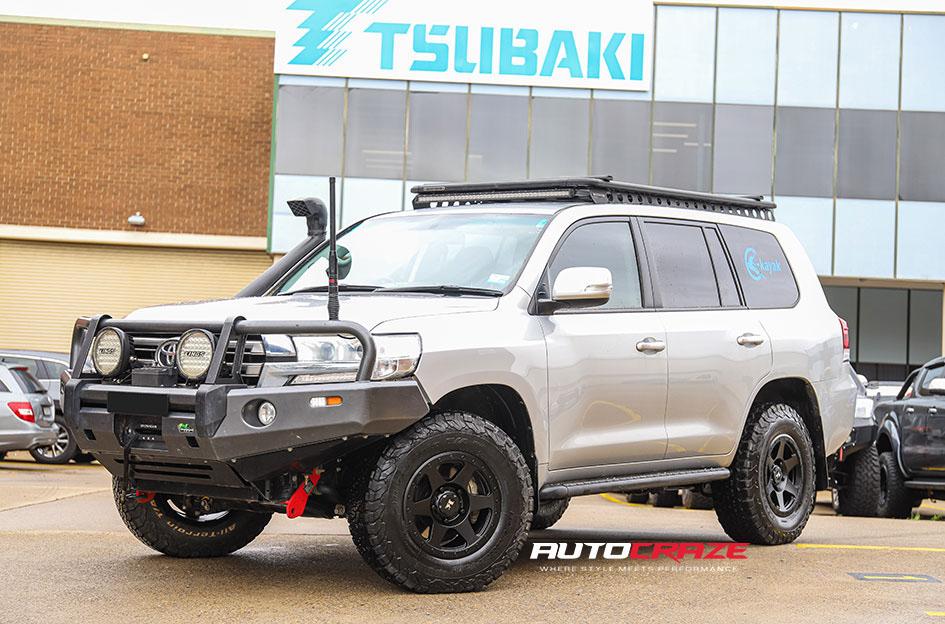 TOYOTA LANDCRUSIER QUAKE SATIN BLACK